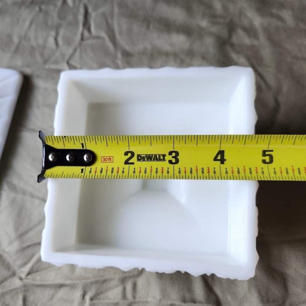 1940-50's Westmoreland 'Old Quilt' lidded compote/honey box milk glass - Picture 7 of 8